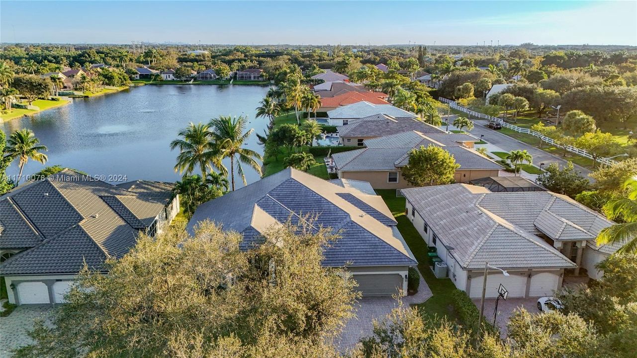 For Sale: $1,090,000 (4 beds, 2 baths, 2766 Square Feet)