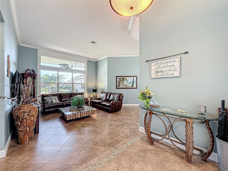 For Sale: $1,090,000 (4 beds, 2 baths, 2766 Square Feet)