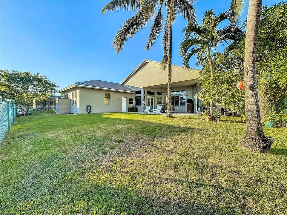 For Sale: $1,090,000 (4 beds, 2 baths, 2766 Square Feet)