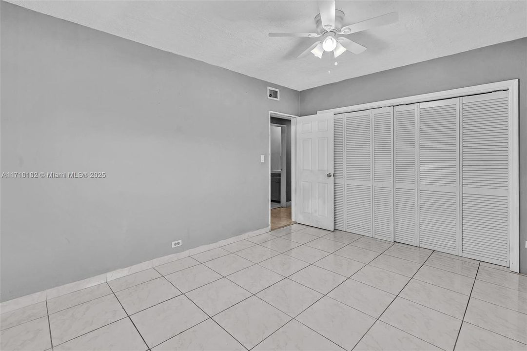 For Sale: $420,000 (3 beds, 1 baths, 864 Square Feet)