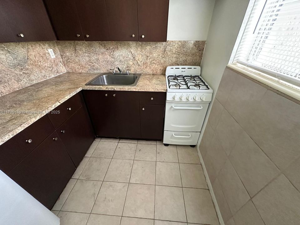 В аренду: $1,500 (1 спален, 1 ванн, 3893 Квадратных фут)