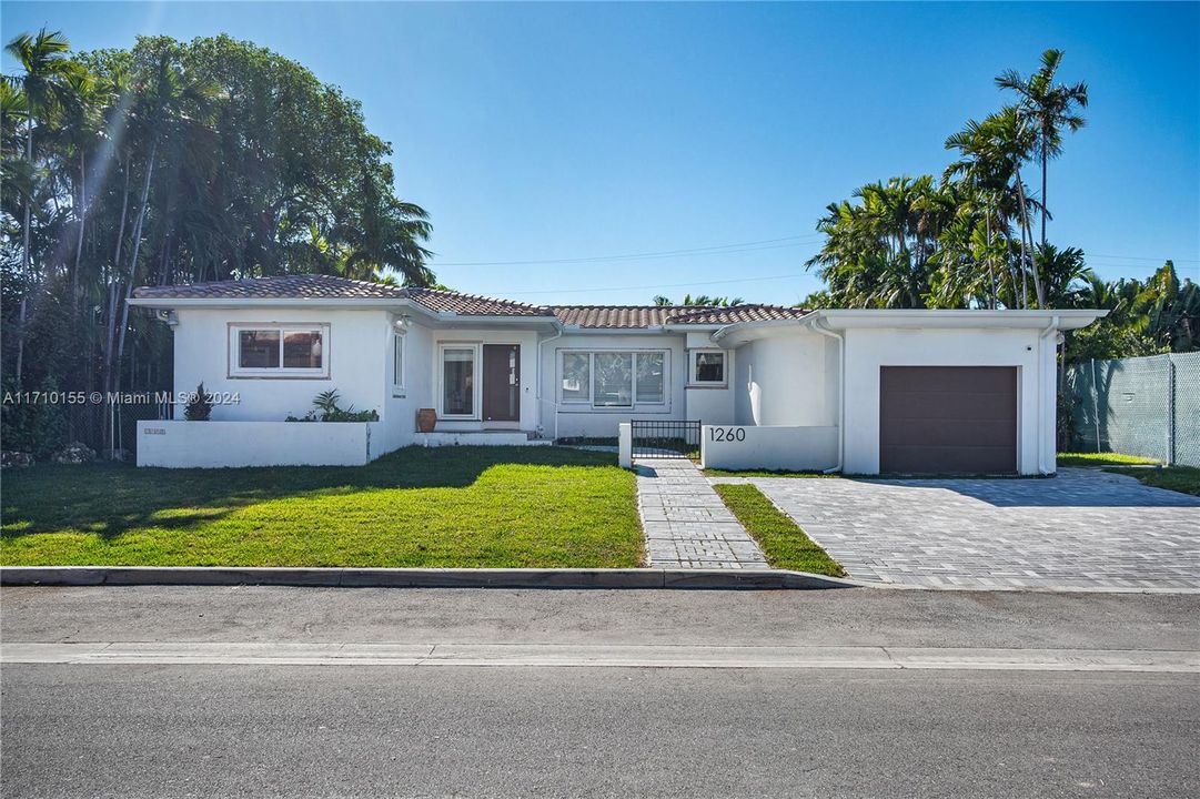 For Sale: $4,250,000 (4 beds, 2 baths, 2093 Square Feet)