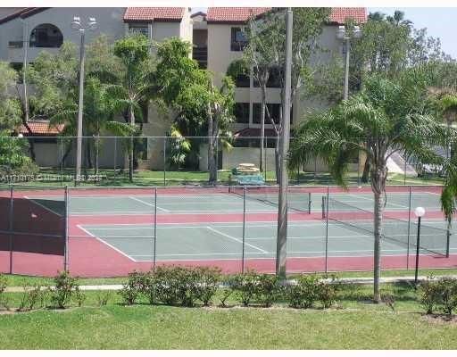 Recently Rented: $2,600 (3 beds, 2 baths, 1150 Square Feet)