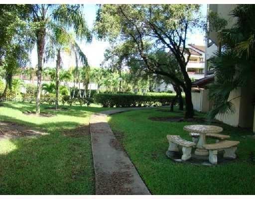 Recently Rented: $2,600 (3 beds, 2 baths, 1150 Square Feet)