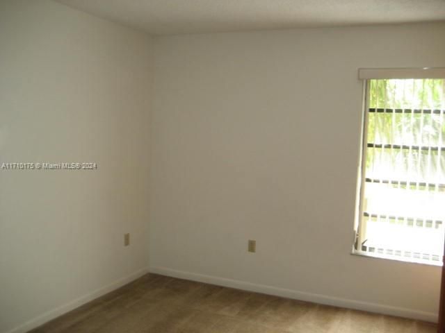 Recently Rented: $2,600 (3 beds, 2 baths, 1150 Square Feet)