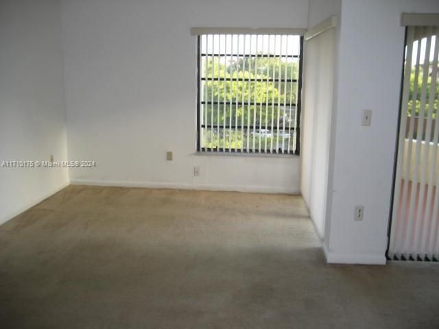 Recently Rented: $2,600 (3 beds, 2 baths, 1150 Square Feet)