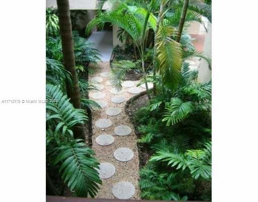 Recently Rented: $2,600 (3 beds, 2 baths, 1150 Square Feet)