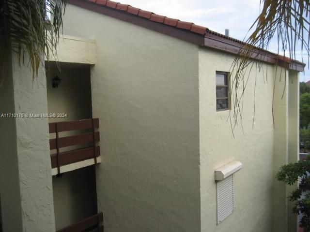 Recently Rented: $2,600 (3 beds, 2 baths, 1150 Square Feet)