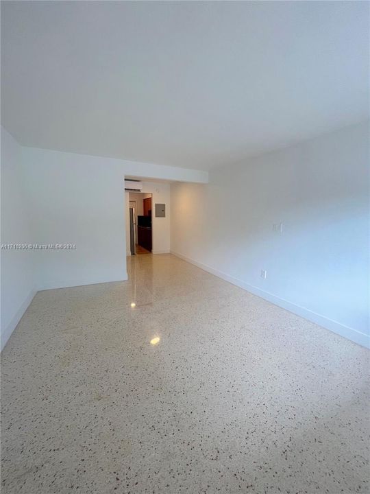 Recently Rented: $1,700 (0 beds, 1 baths, 3854 Square Feet)