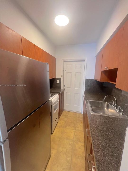 Recently Rented: $1,700 (0 beds, 1 baths, 3854 Square Feet)
