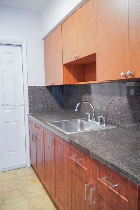 Recently Rented: $1,700 (0 beds, 1 baths, 3854 Square Feet)