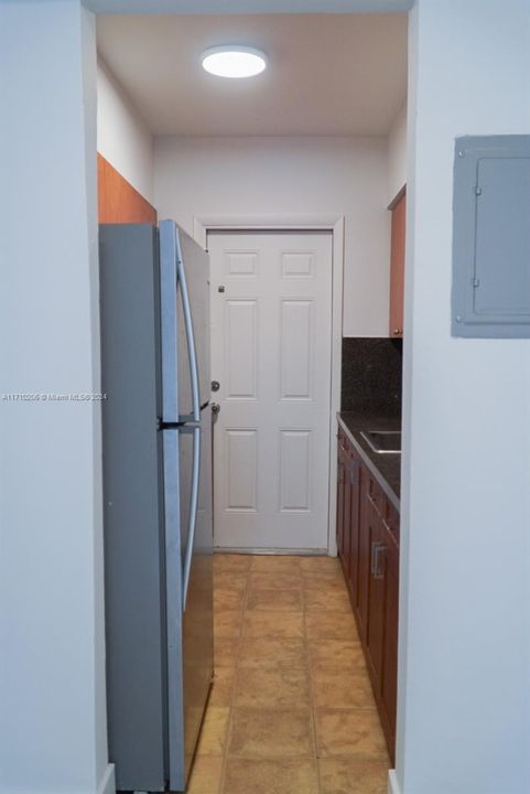 Recently Rented: $1,700 (0 beds, 1 baths, 3854 Square Feet)