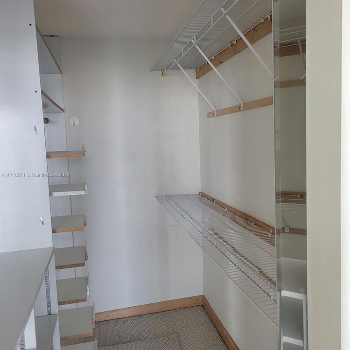 En Venta: $389,000 (2 camas, 2 baños, 1430 Pies cuadrados)