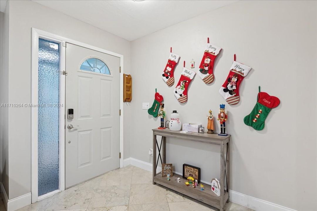 For Sale: $374,900 (3 beds, 2 baths, 1521 Square Feet)