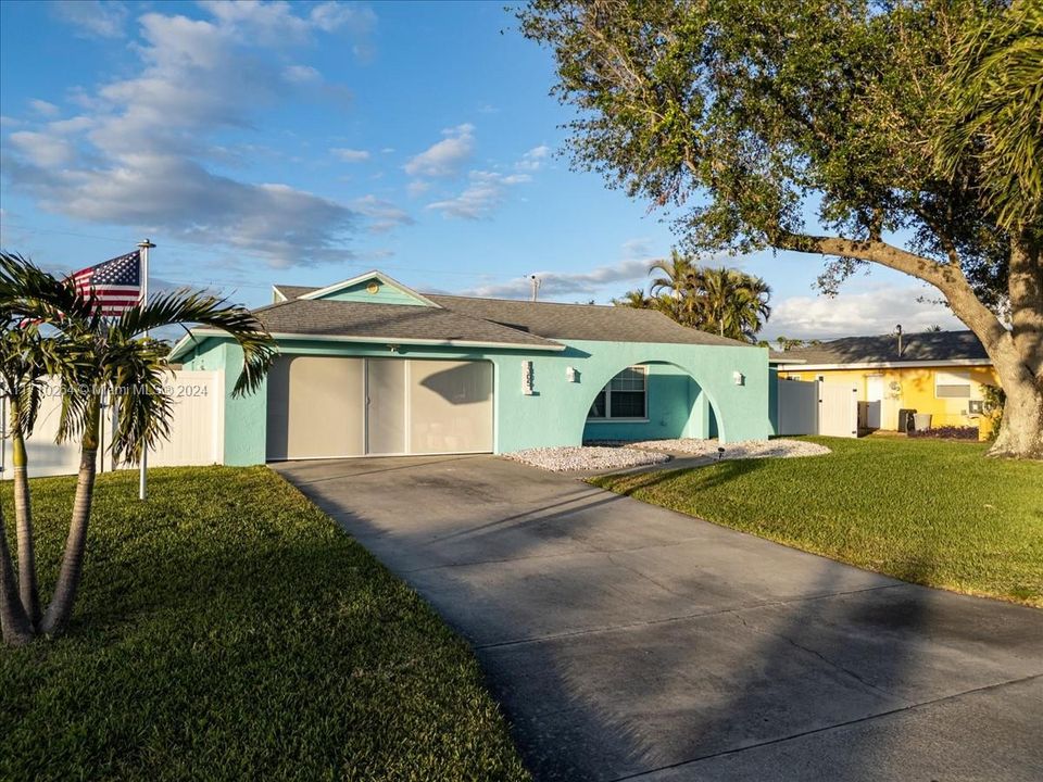 For Sale: $374,900 (3 beds, 2 baths, 1521 Square Feet)