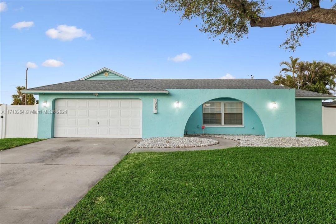 For Sale: $374,900 (3 beds, 2 baths, 1521 Square Feet)