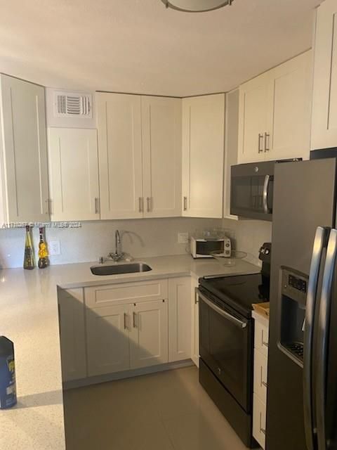 For Rent: $2,500 (2 beds, 2 baths, 1044 Square Feet)