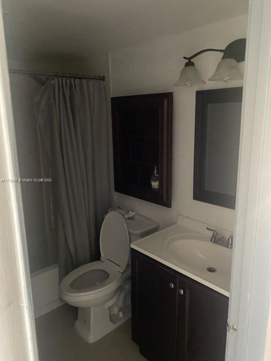 For Rent: $2,500 (2 beds, 2 baths, 1044 Square Feet)