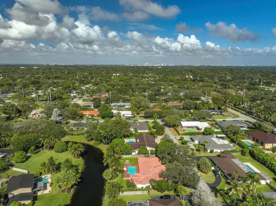 For Sale: $1,600,000 (5 beds, 3 baths, 2833 Square Feet)