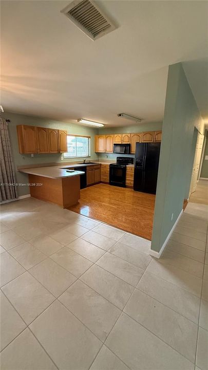 For Rent: $2,700 (3 beds, 2 baths, 1221 Square Feet)