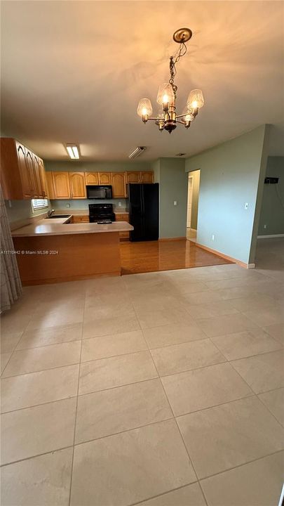 For Rent: $2,700 (3 beds, 2 baths, 1221 Square Feet)