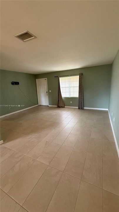 For Rent: $2,700 (3 beds, 2 baths, 1221 Square Feet)