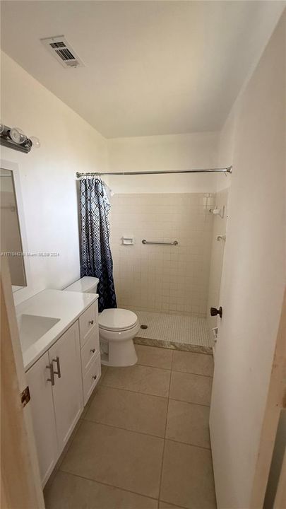 For Rent: $2,700 (3 beds, 2 baths, 1221 Square Feet)