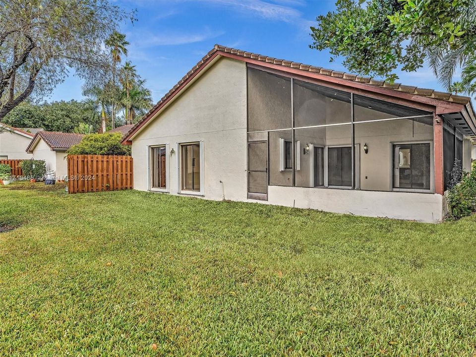 For Sale: $700,000 (3 beds, 2 baths, 1547 Square Feet)