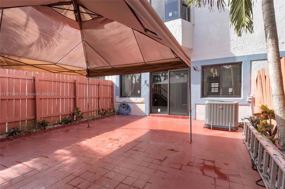 En Venta: $385,000 (3 camas, 2 baños, 1313 Pies cuadrados)