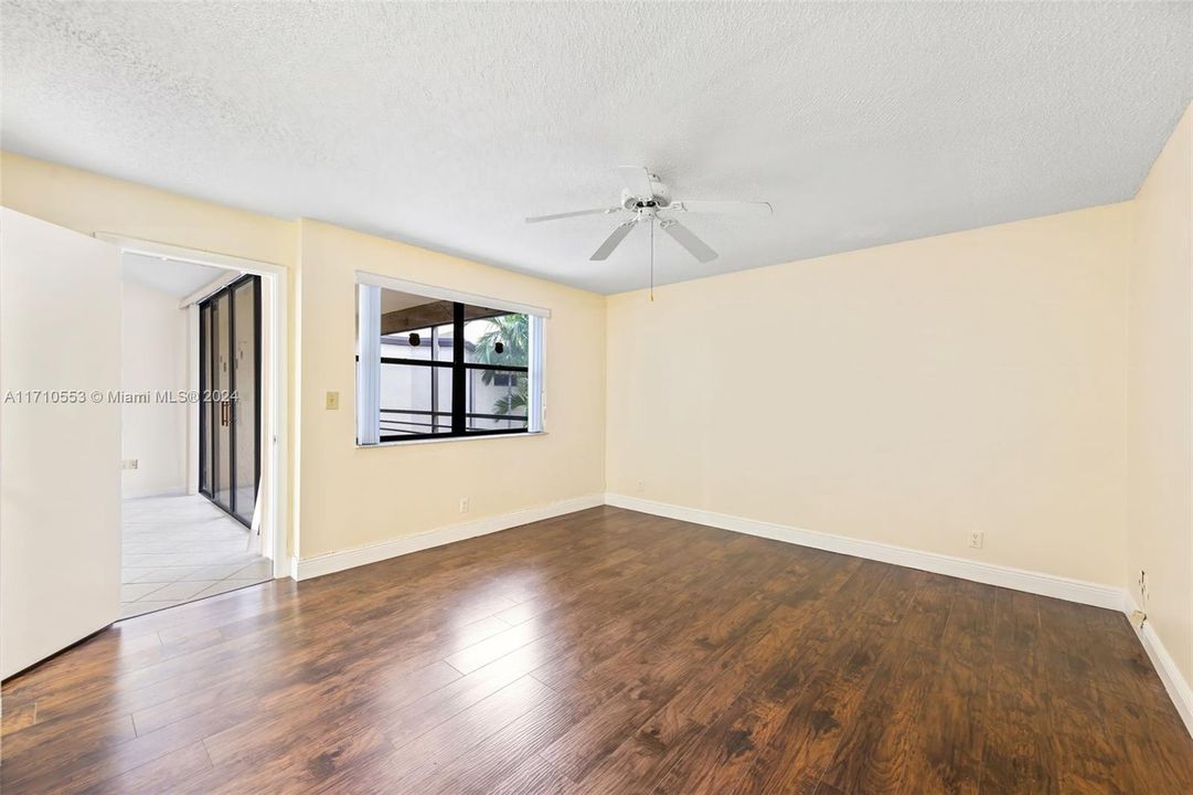 For Rent: $2,500 (2 beds, 2 baths, 1205 Square Feet)