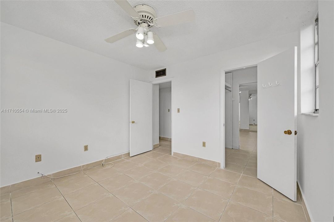 For Sale: $249,900 (3 beds, 2 baths, 1120 Square Feet)