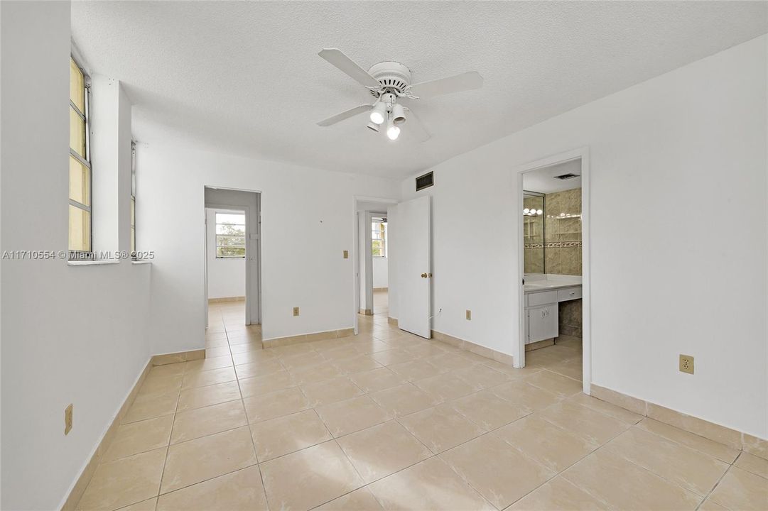 For Sale: $249,900 (3 beds, 2 baths, 1120 Square Feet)