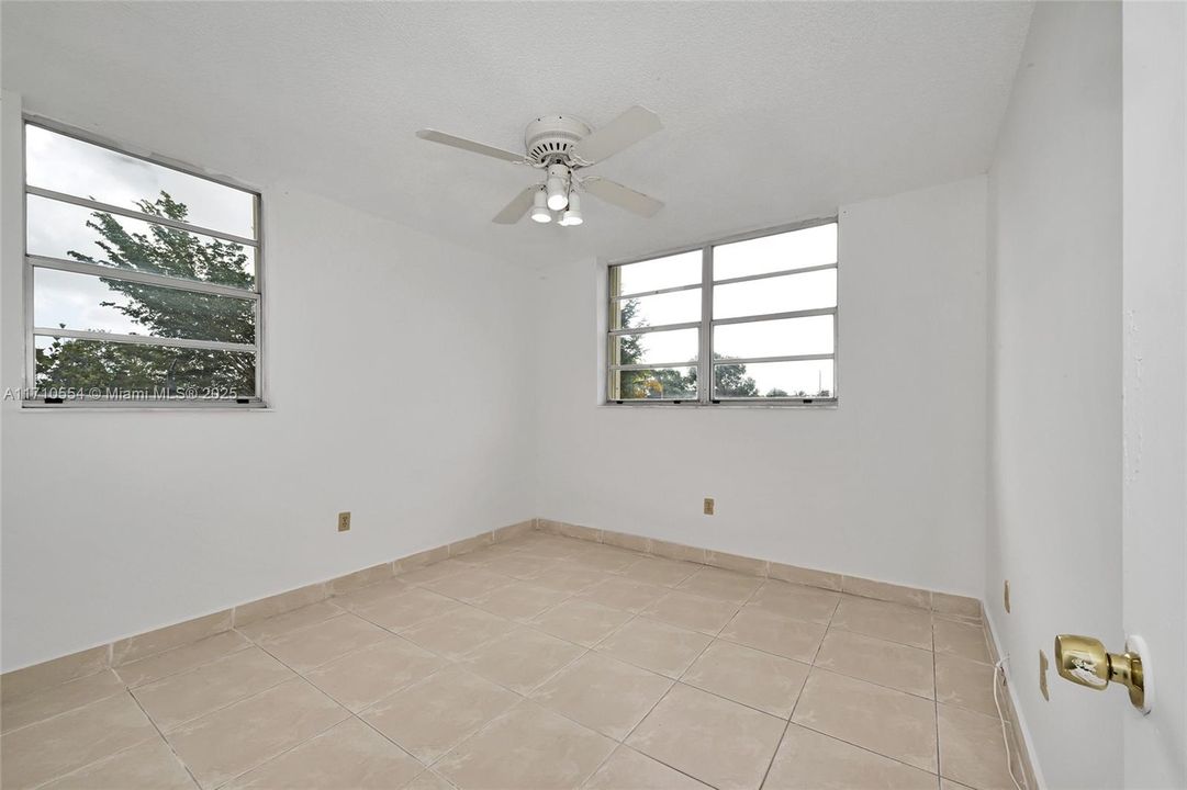 For Sale: $249,900 (3 beds, 2 baths, 1120 Square Feet)