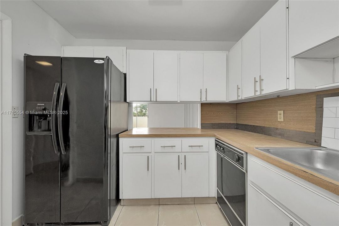 For Sale: $249,900 (3 beds, 2 baths, 1120 Square Feet)