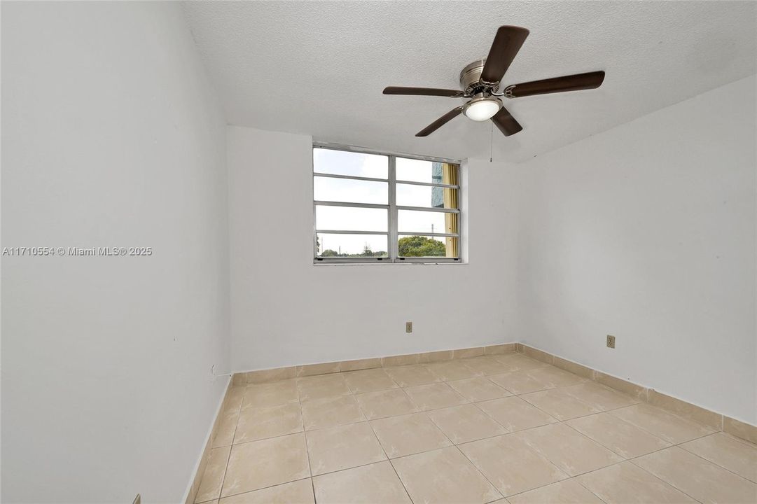 For Sale: $249,900 (3 beds, 2 baths, 1120 Square Feet)