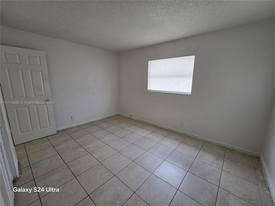 For Rent: $1,750 (3 beds, 2 baths, 892 Square Feet)