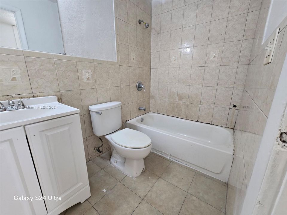 For Rent: $1,750 (3 beds, 2 baths, 892 Square Feet)