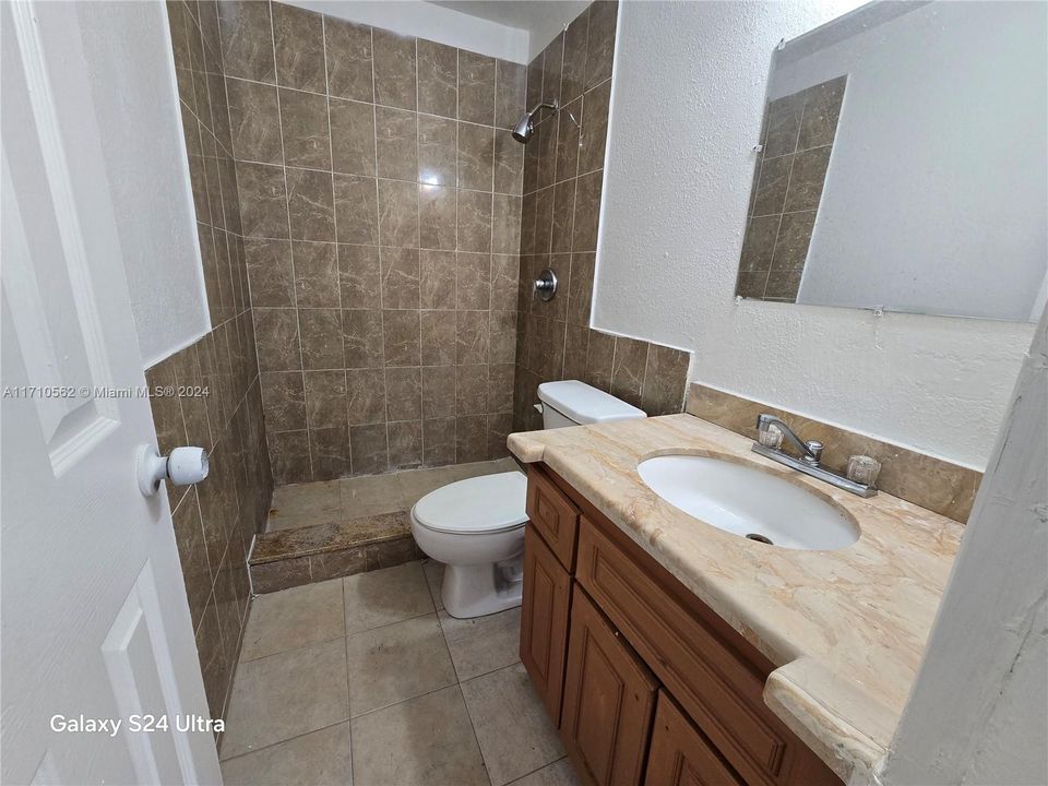 For Rent: $1,750 (3 beds, 2 baths, 892 Square Feet)