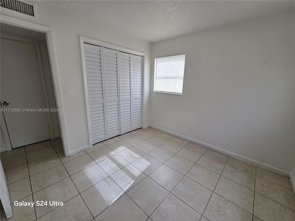 For Rent: $1,750 (3 beds, 2 baths, 892 Square Feet)