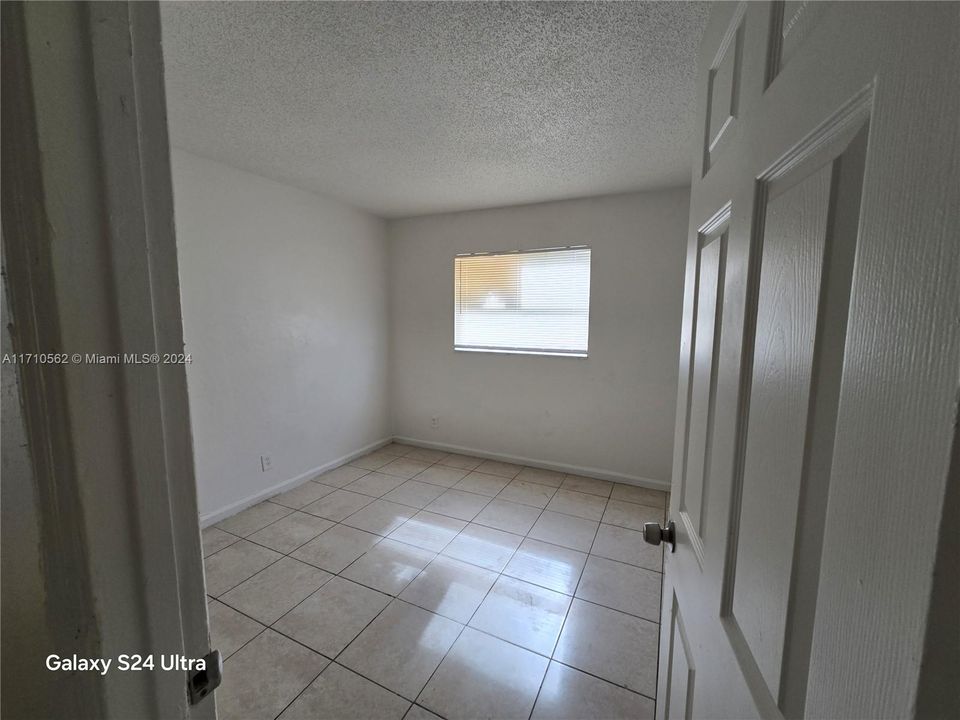 For Rent: $1,750 (3 beds, 2 baths, 892 Square Feet)