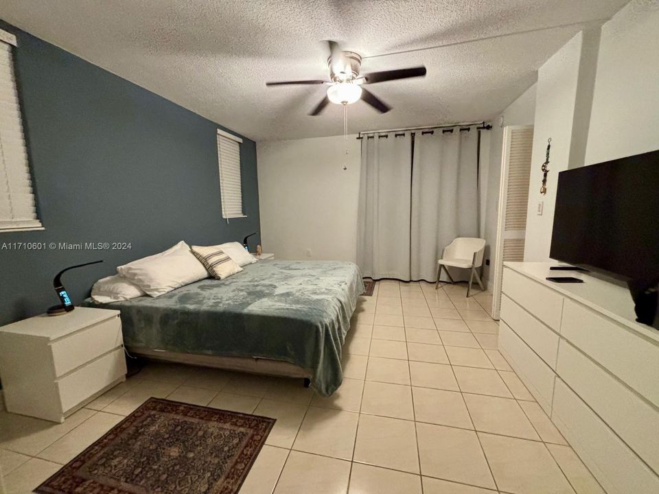 For Rent: $3,150 (2 beds, 2 baths, 1083 Square Feet)