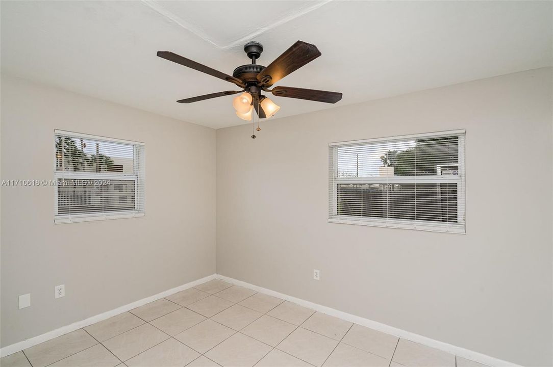 For Sale: $364,000 (3 beds, 2 baths, 1404 Square Feet)