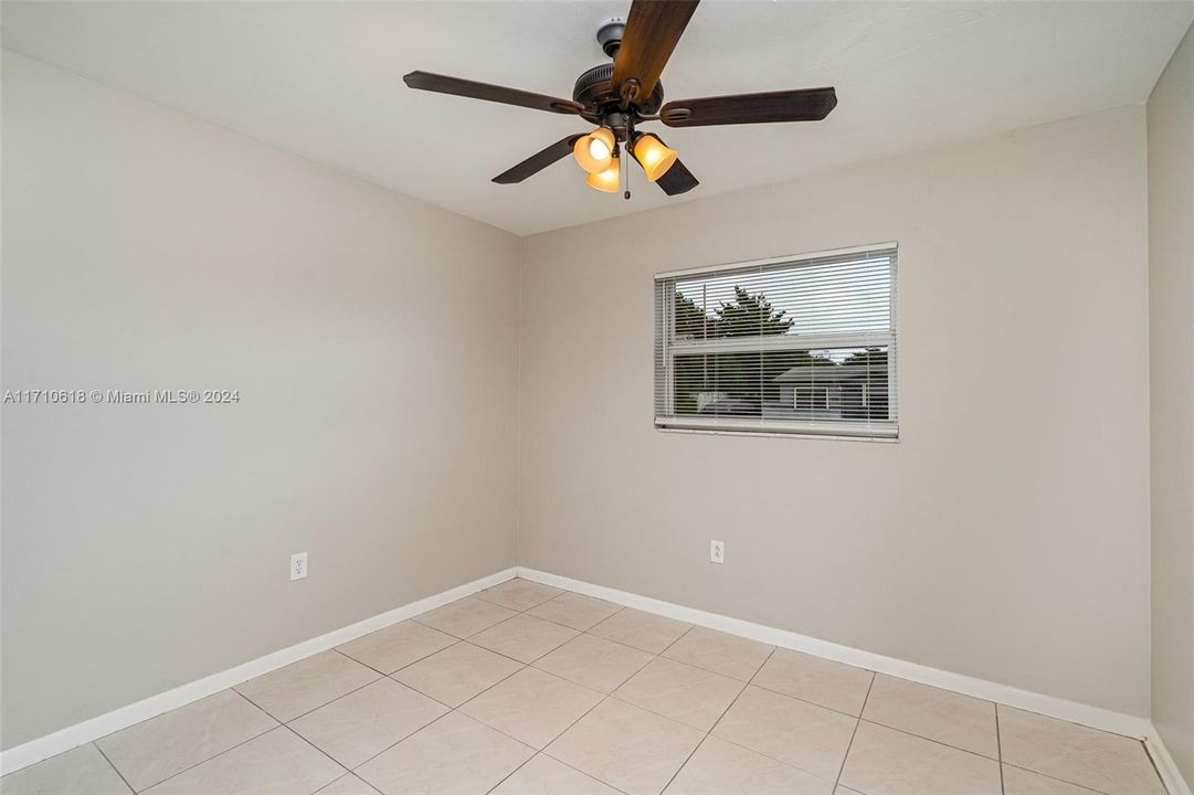 For Sale: $364,000 (3 beds, 2 baths, 1404 Square Feet)