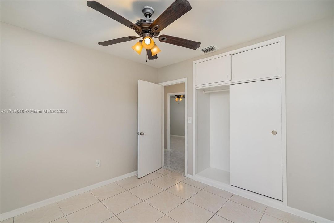 For Sale: $364,000 (3 beds, 2 baths, 1404 Square Feet)