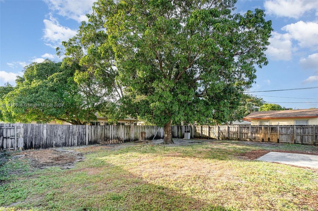 For Sale: $364,000 (3 beds, 2 baths, 1404 Square Feet)