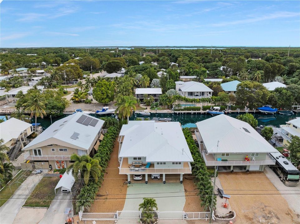 For Sale: $2,390,000 (3 beds, 2 baths, 2237 Square Feet)