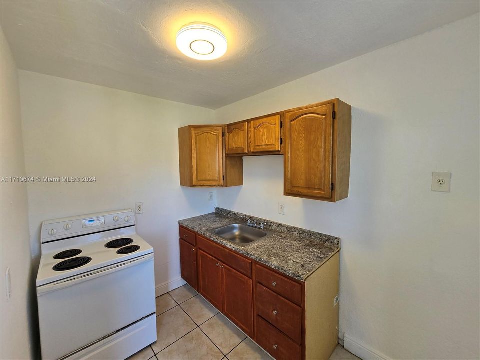 Active With Contract: $1,580 (1 beds, 1 baths, 0 Square Feet)