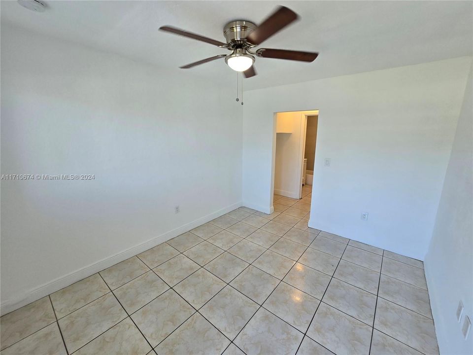 Active With Contract: $1,580 (1 beds, 1 baths, 0 Square Feet)