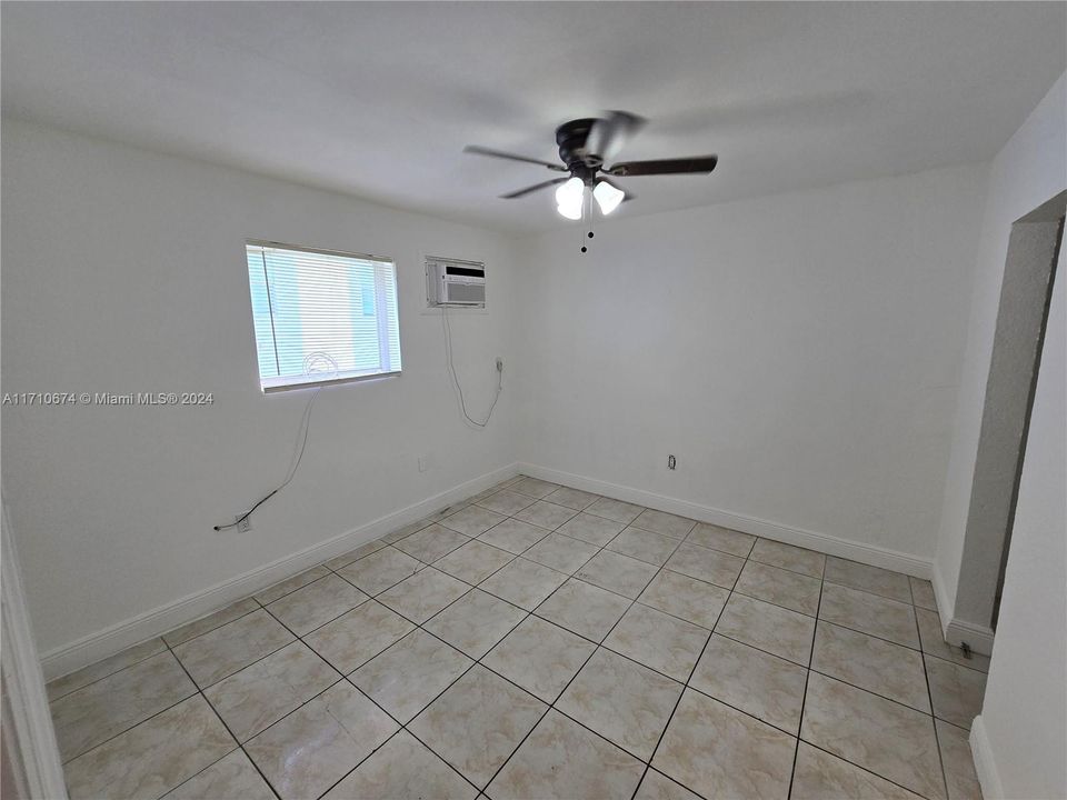 Active With Contract: $1,580 (1 beds, 1 baths, 0 Square Feet)