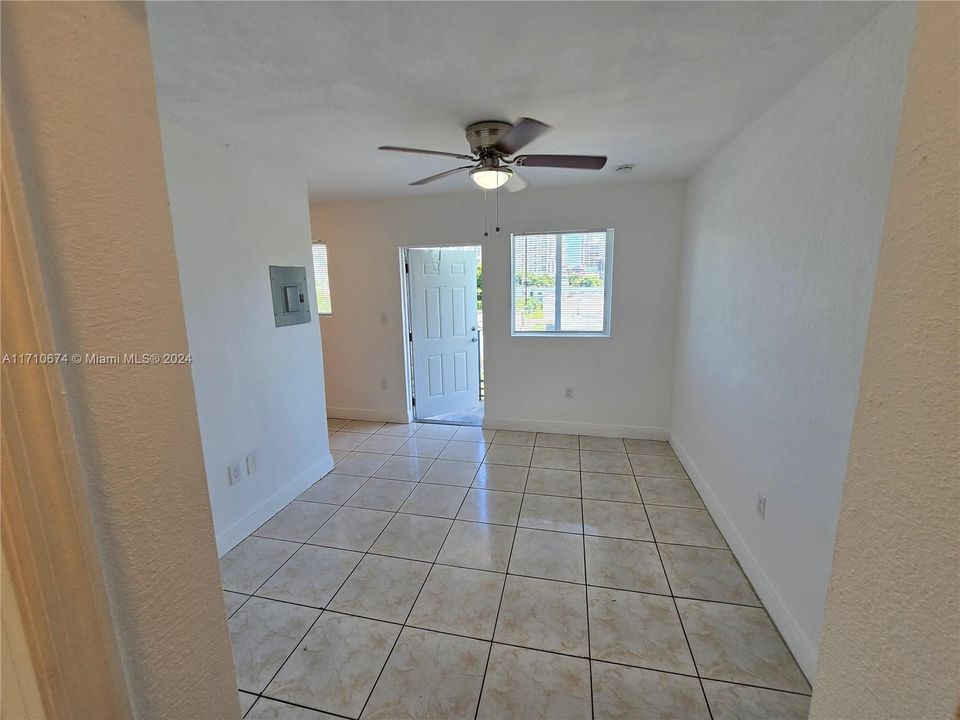 Active With Contract: $1,580 (1 beds, 1 baths, 0 Square Feet)